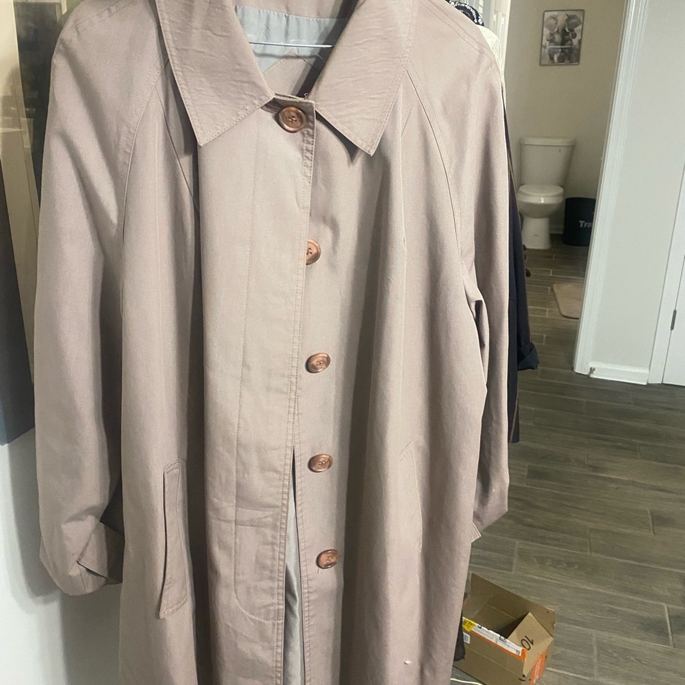 Women's Classic Tan Coat